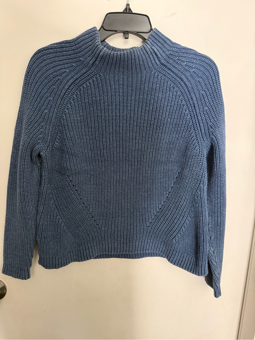 EUC Women’s Outerknown chunky blue ribbed knit sweater Size Medium